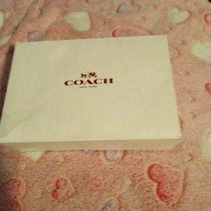 NWT COACH FLORAL HAND WRISTLET